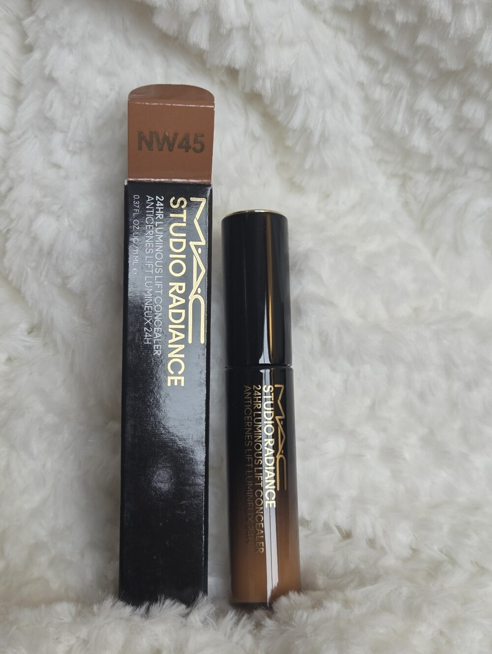 New MAC Cosmetics Studio Radiance 24HR Luminous Concealer NW45 - Tan
